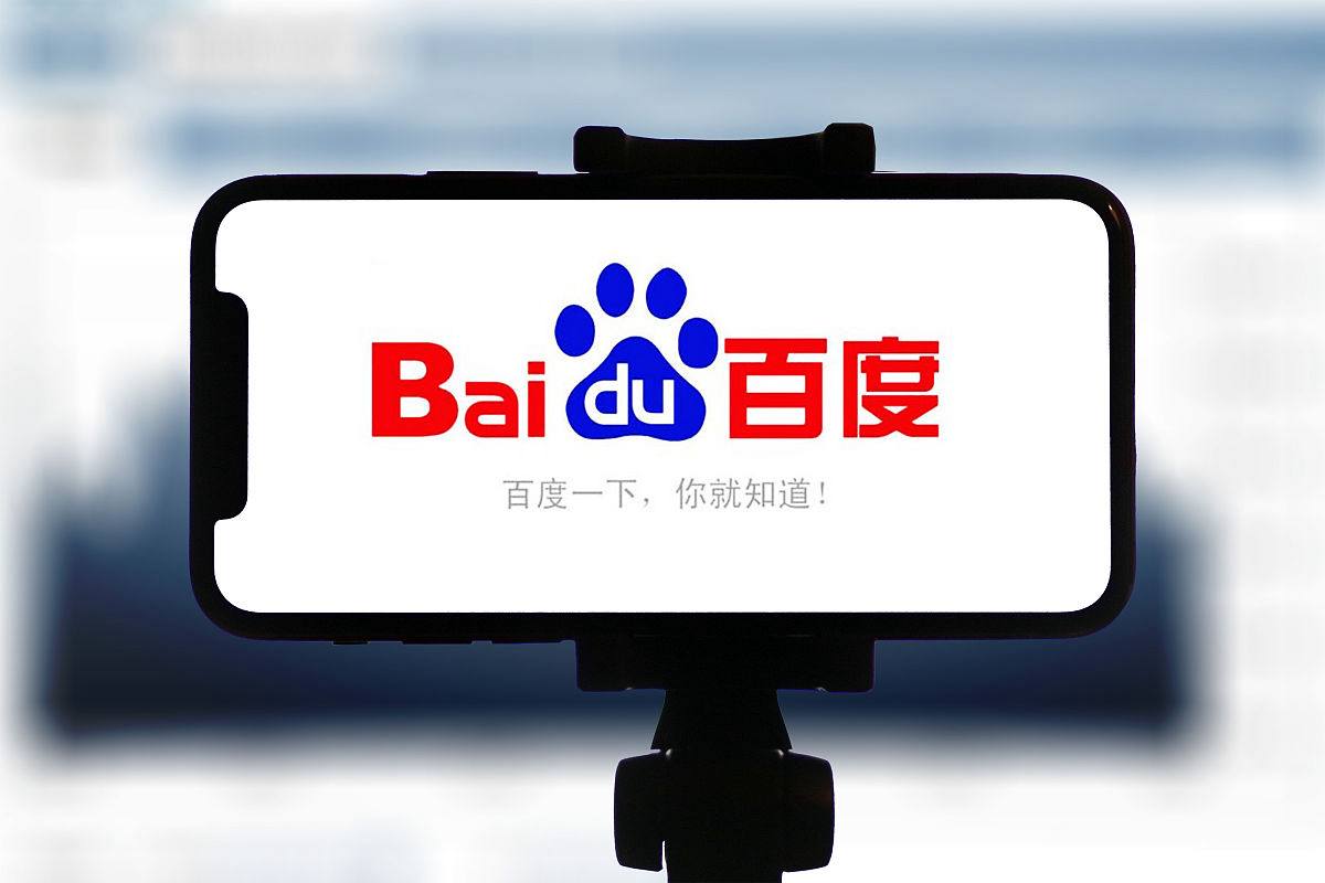 刘亦菲刘冲坐一辆车